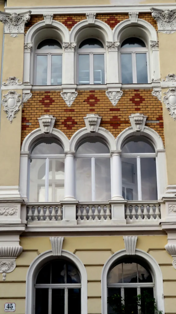 Fenstersanierung im Altbau mit moderner Wärmeschutzverglasung